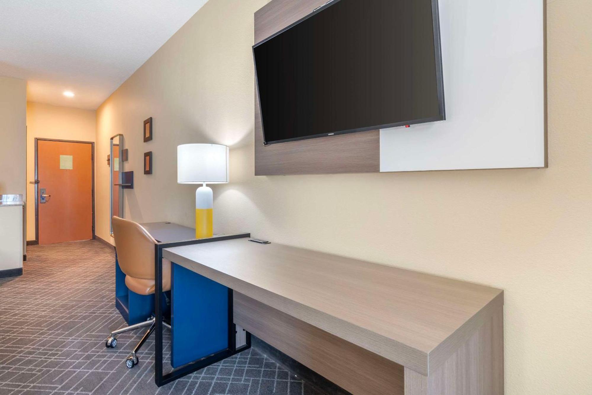 Comfort Suites Mckinney-Allen Exterior photo